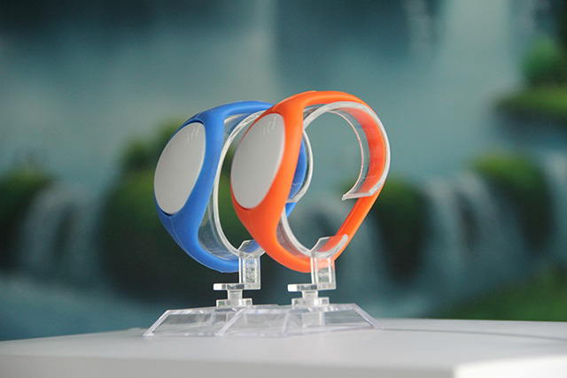 生物体内怎样使用织唛腕带RFID？？？