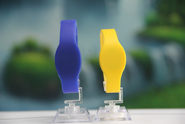 RAIN RFID毗连装备识别，，，，，，，查找，，，，，，，验证和使用端点