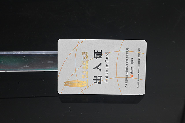 感应式PVC卡和接触式PVC卡比照有什么优势？？？？？？