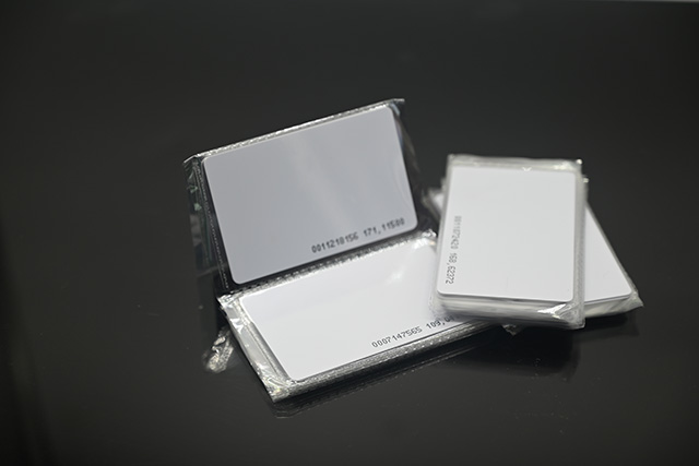 充电卡怎么办理？？？？？怎样使用？？？？？