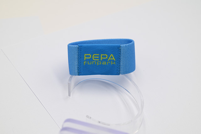 为什么IC卡保密水平这么高呢，，，，，，，金属卡是怎么打造的呢