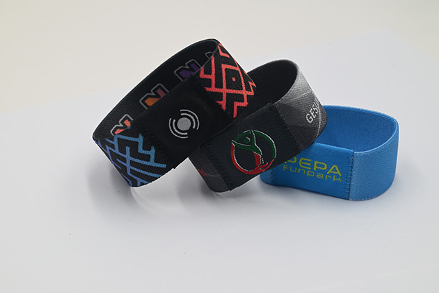 镭射卡的制作，，，镭射卡的优点