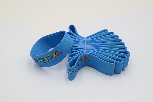 条码卡，，，，，，，磁条卡，，，，，，，ID卡和IC卡它们有什么区别