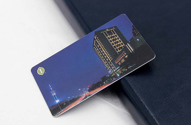 让主顾办剖析员卡的目的，，，，是吸引新主顾